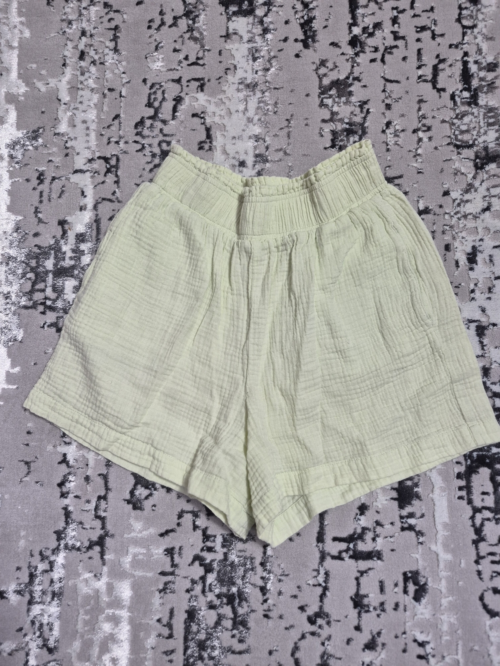 $128 Monrow High Waist Crinkled Gauze Cotton Lime Green Shorts Size S